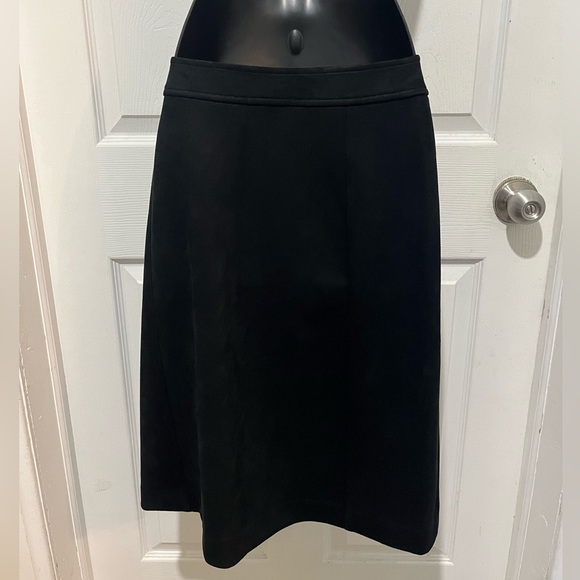 LOFT Skirt - Picture 2 of 3